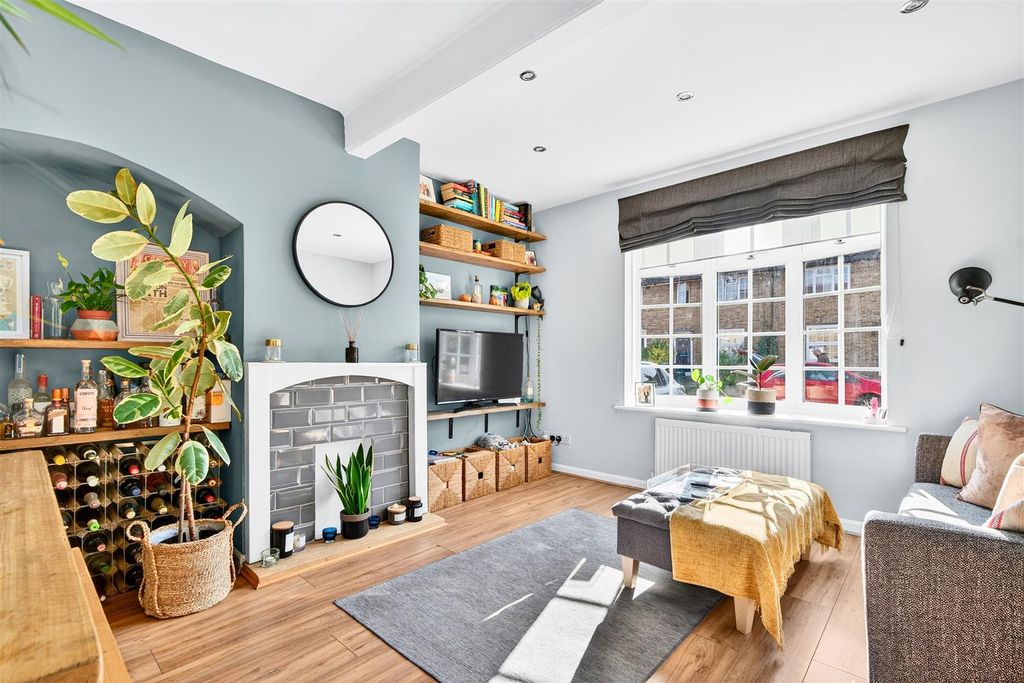 Property photo 3 of 20 04  To Let 2 Bedroom House Blanchland Road Sm4 Www