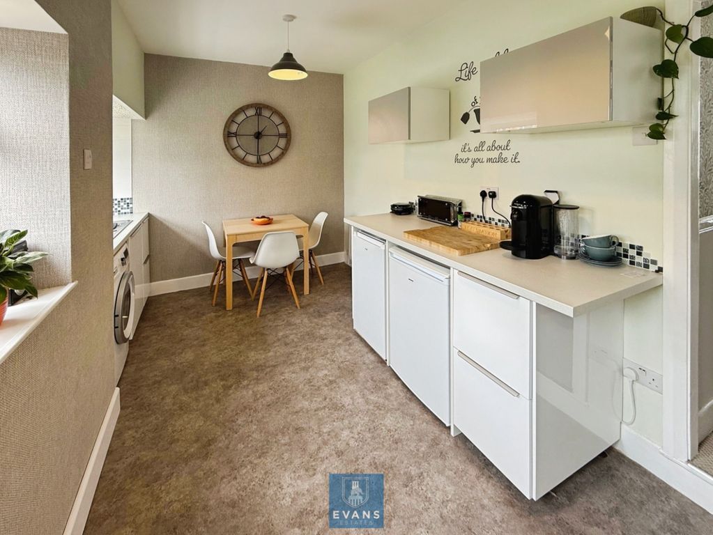 Property photo 2 of 17 Refitted Kitchen Diner