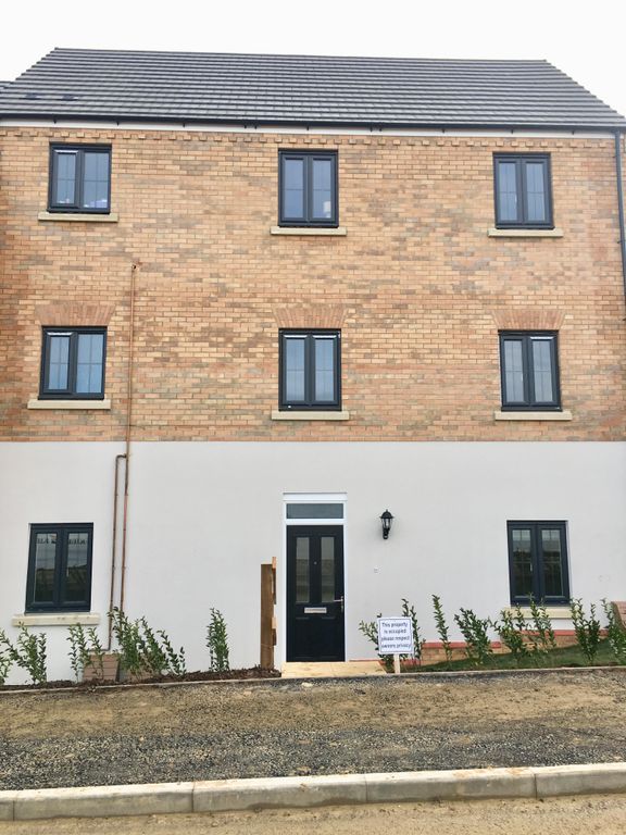 Additional image 8 of 2 bed flat to rentCarnoustie, Priors Hall Park, Corby NN17