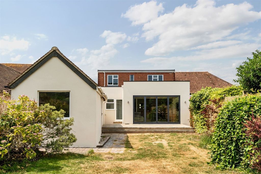 Property photo 3 of 15