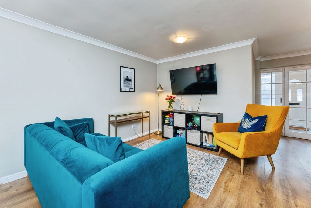 Property photo 2 of 19 Pbox-Img.Jpg