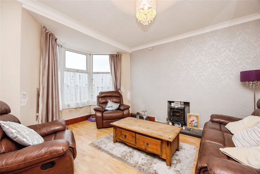 Property photo 2 of 19 Living Room