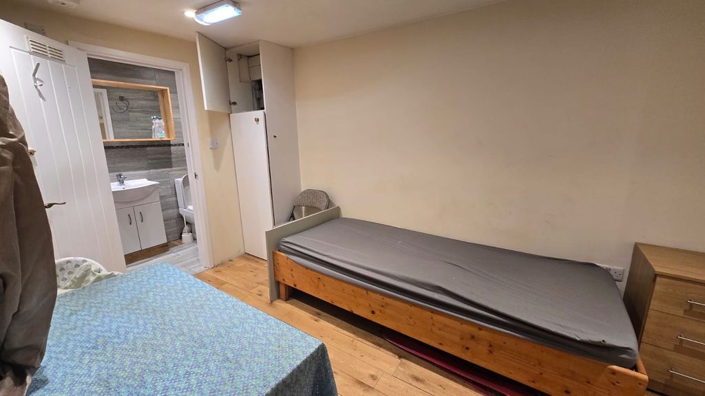 Property photo 1 of 3