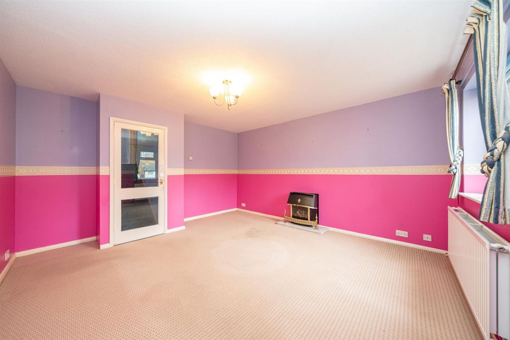 Property photo 2 of 10 27-Randalls-Ride-1015.Jpg