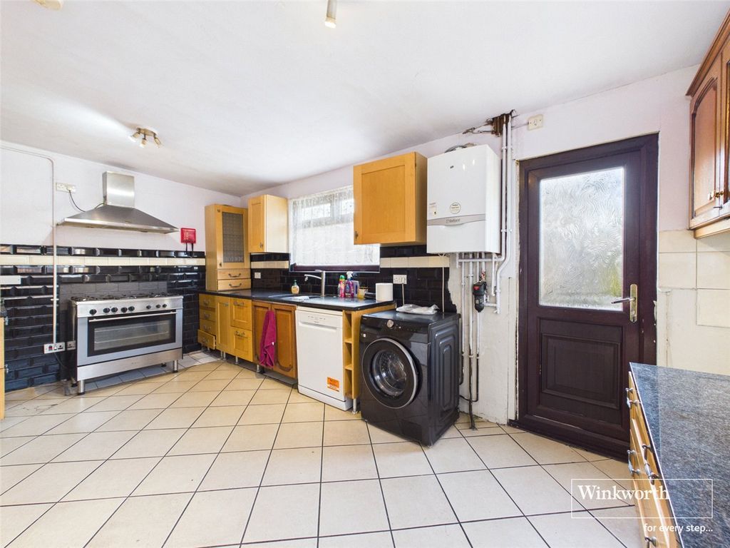 Property photo 2 of 14 Kitchen