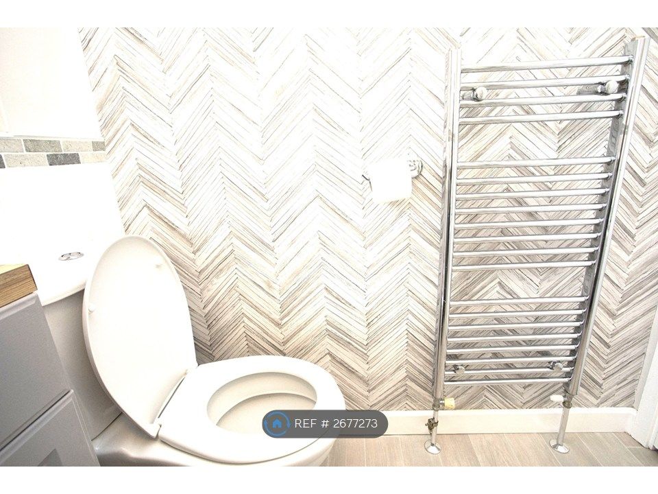 Property photo 3 of 24 Bathroom