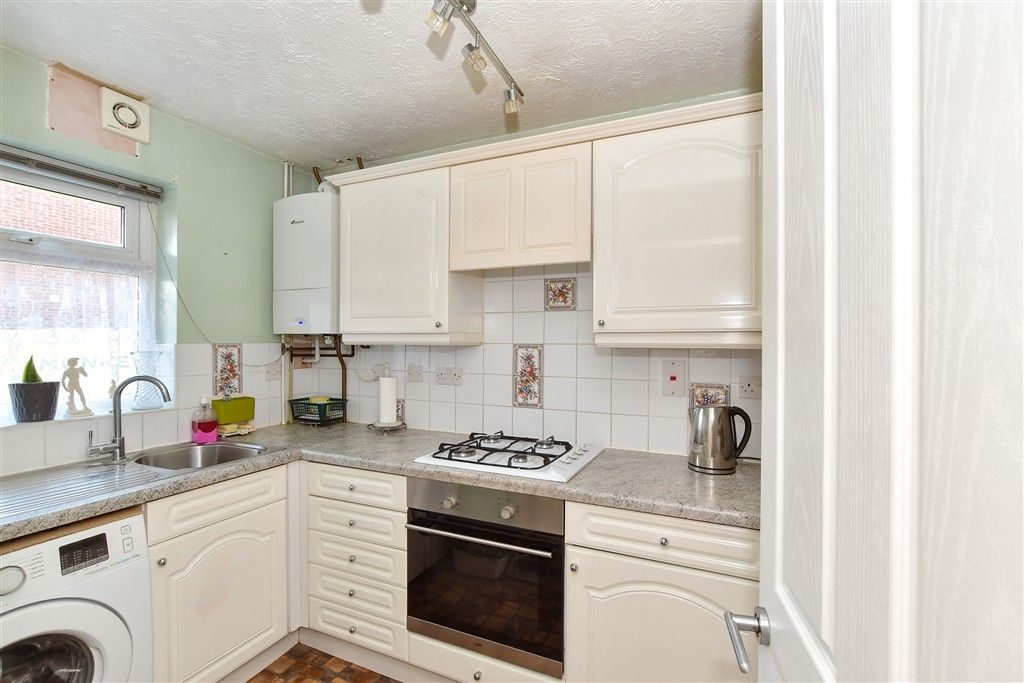 Property photo 2 of 10 Kitchen