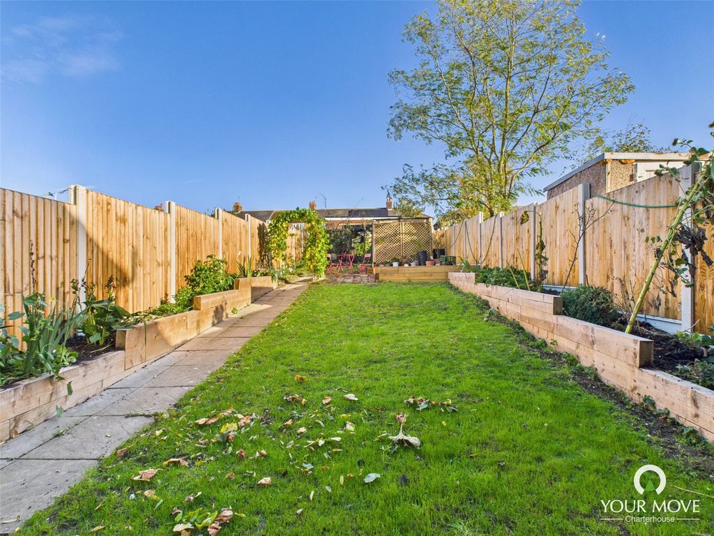 Property photo 2 of 14 Picture No. 18