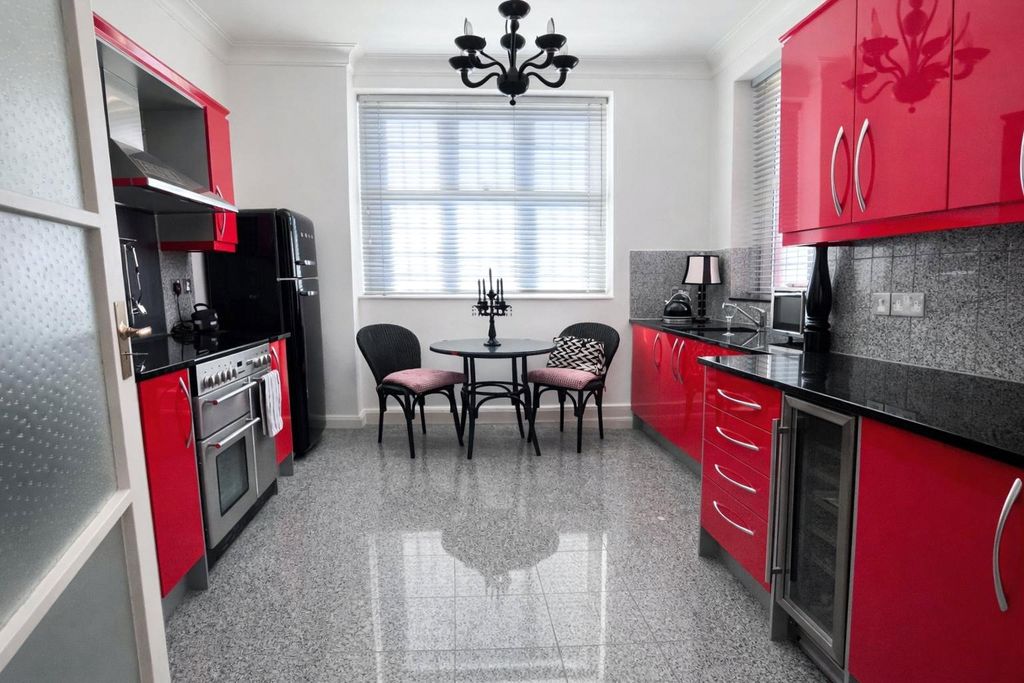 Property photo 3 of 24 Picture No. 28