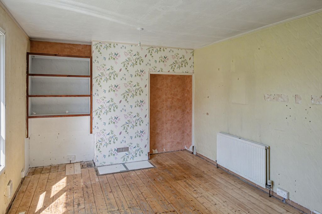 Property photo 3 of 19 6 Hook Street, Hook, Royal Wootton Bassett, Swindon, Sn4 8Ef