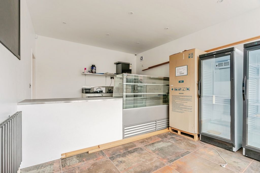 Property photo 3 of 20 Pbox-Img.Jpg