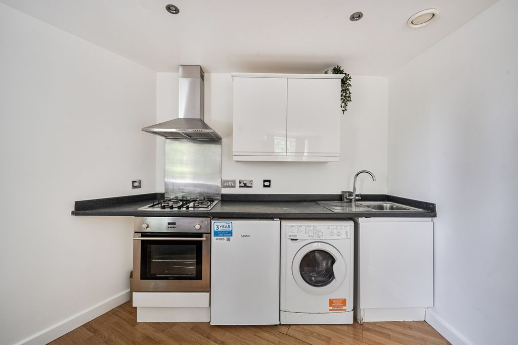 Property photo 3 of 16 1476904-12-6A2805...