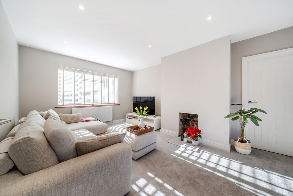 Property photo 3 of 19 Picture 3