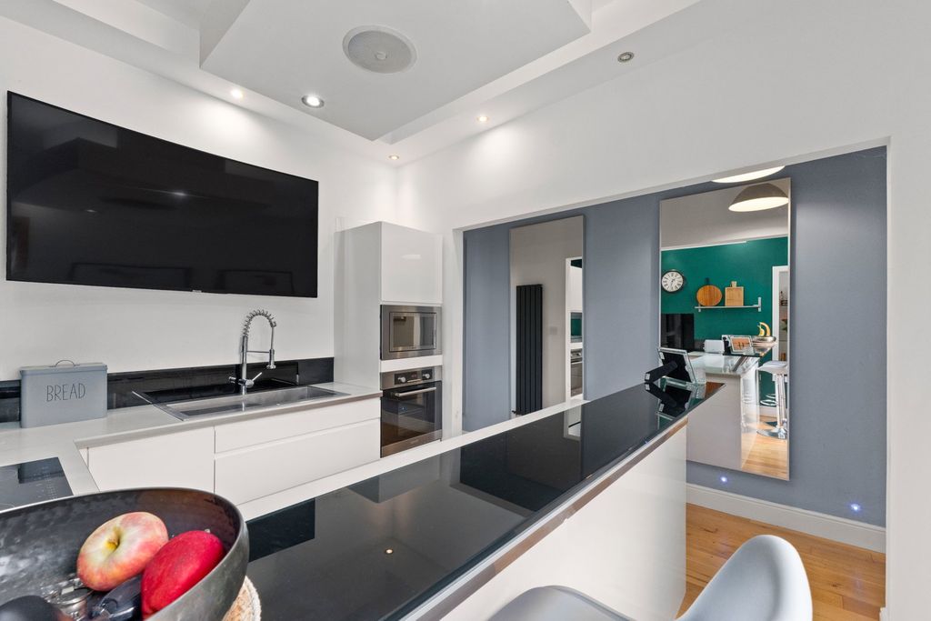 Additional image 8 of 2 bed maisonette for sale162 South Mid Street, Bathgate, West Lothian EH48