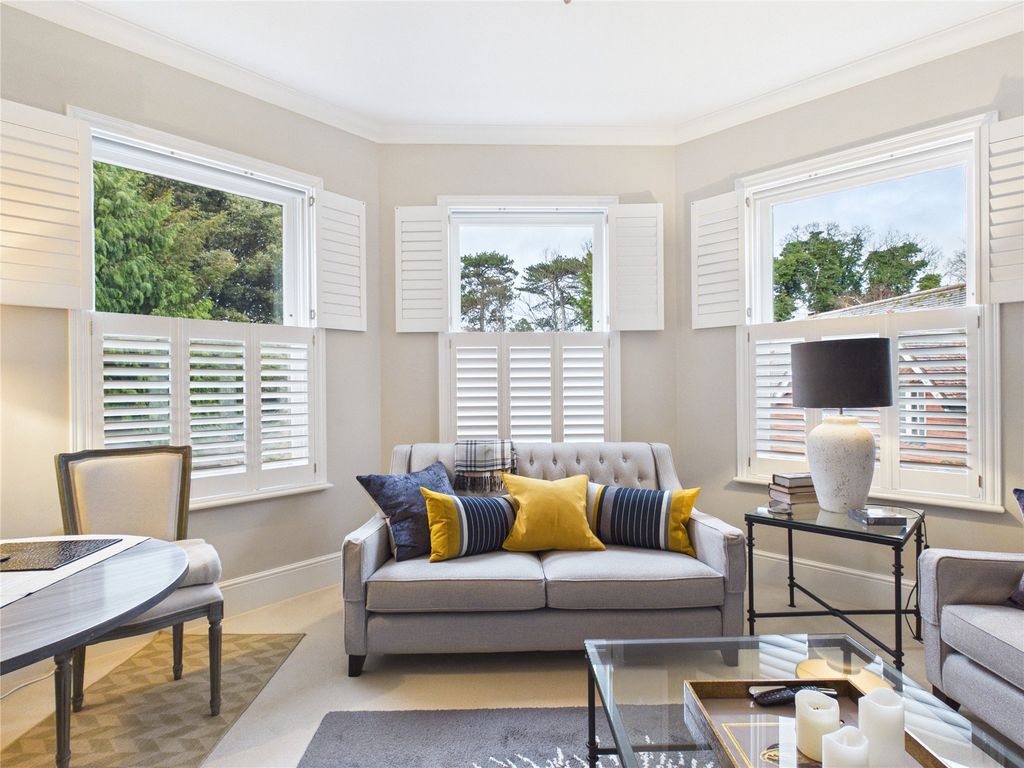 Property photo 3 of 16 Living Room