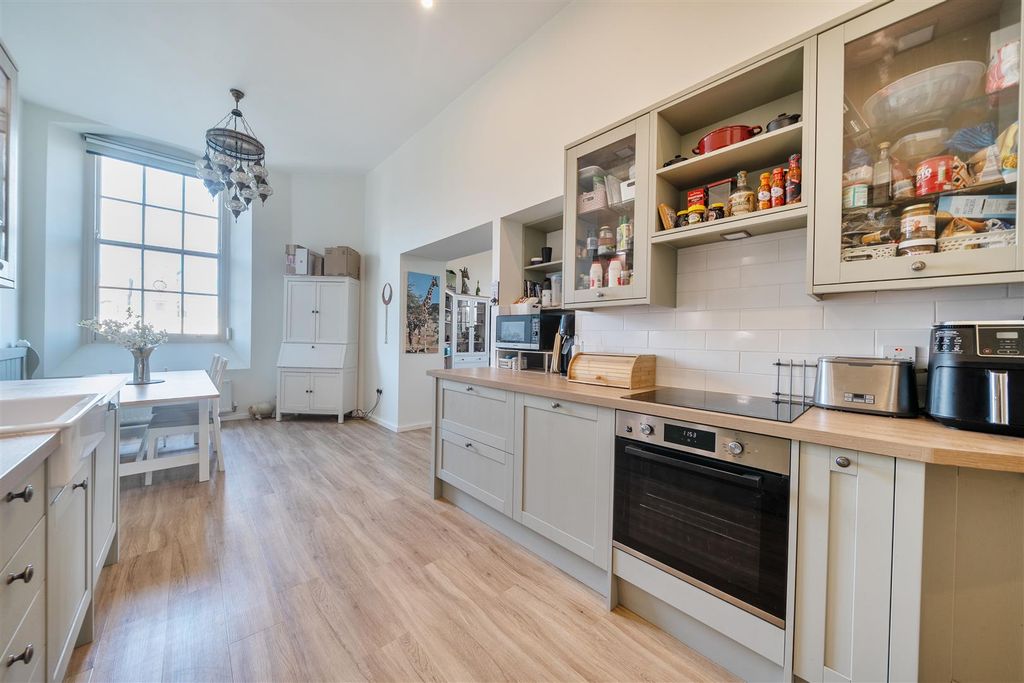 Property photo 3 of 18 Kitchen/Diner