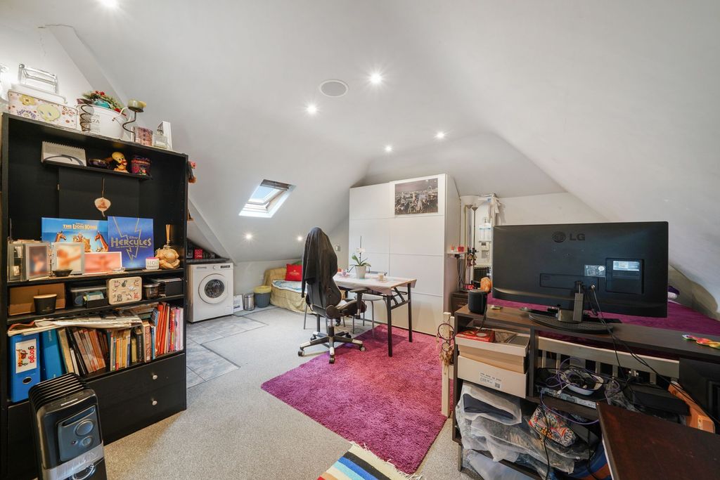 Property photo 2 of 7 Flat 7, 5, Norbury Avenue Thornton Heath Cr7 8Ah - Ciyc8Gsckszeprghlnjt