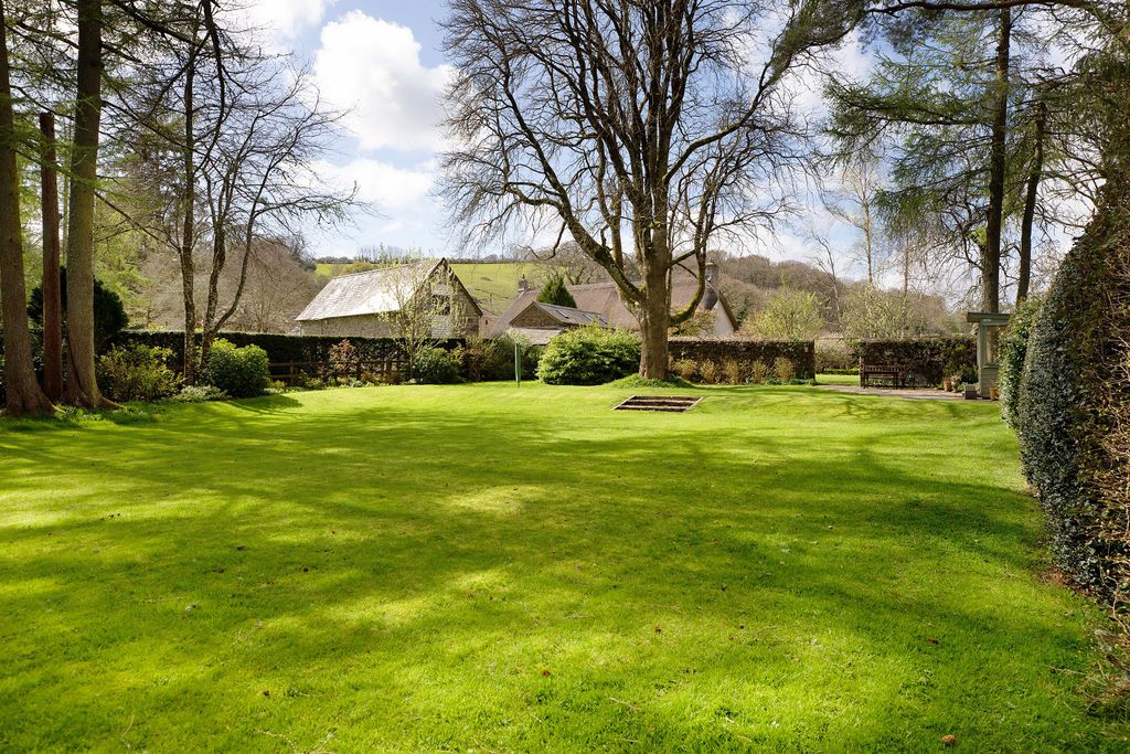 Property photo 2 of 22 Image