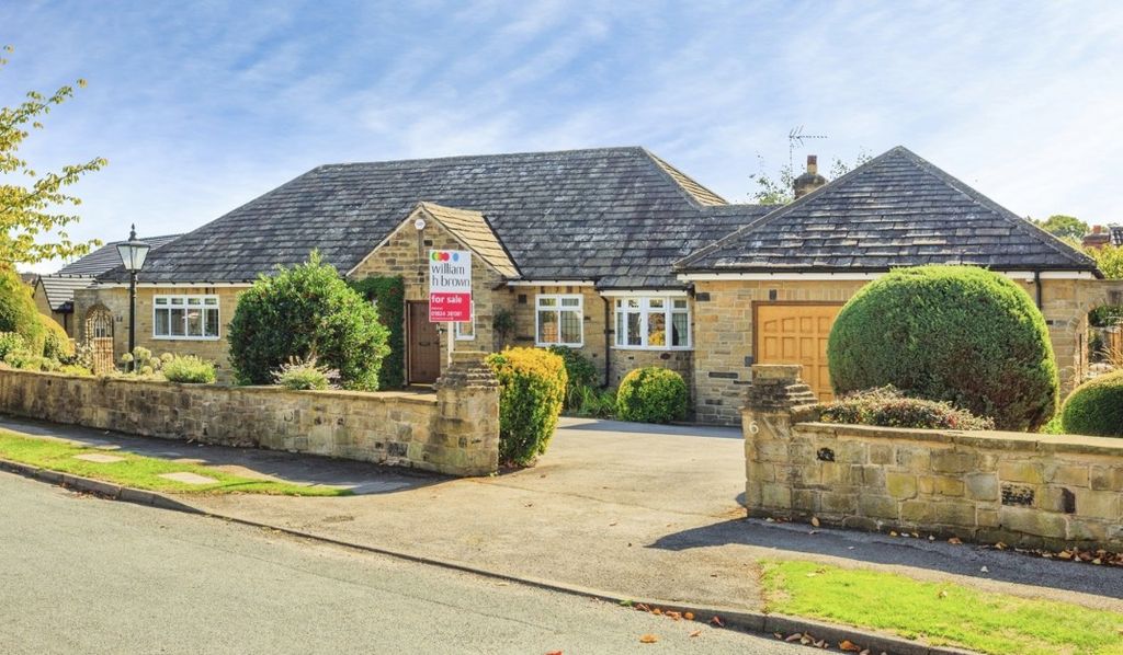 Property photo 1 of 32