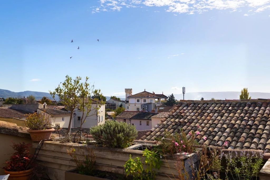 Property photo 1 of 26 Exceptional 160 m² Triplex Apartment – Historic Centre Of L’Isle-Sur-La-Sorgue