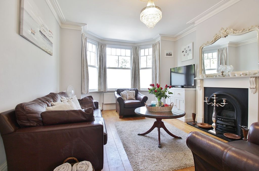 Property photo 2 of 9