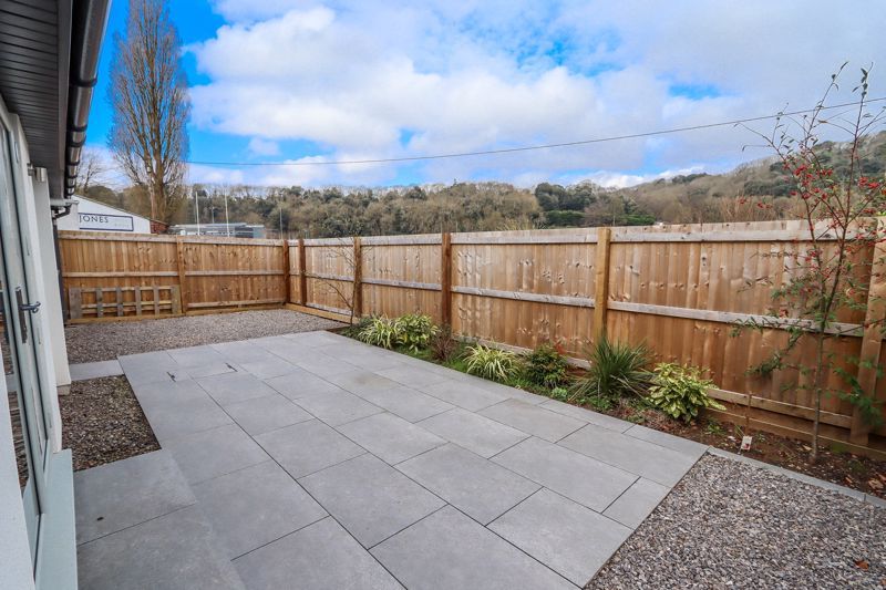 Property photo 3 of 17 Garden