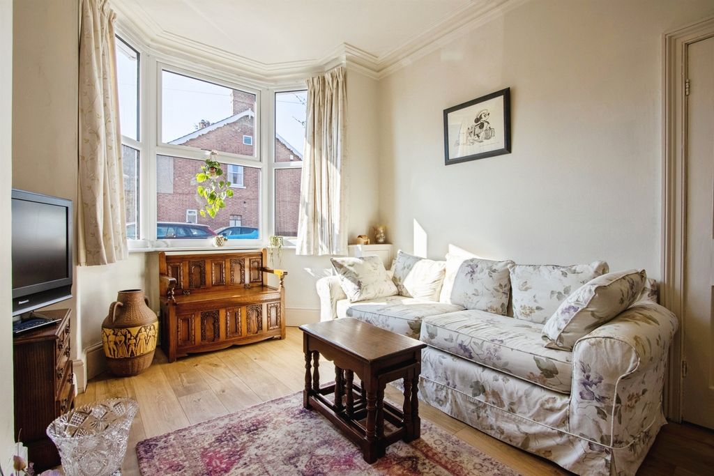 Property photo 3 of 17