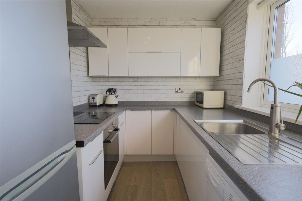 Property photo 2 of 16 45Fed471-Fc3C-44F6-A4C8-19Da01F46142_1_201_A.Jpeg