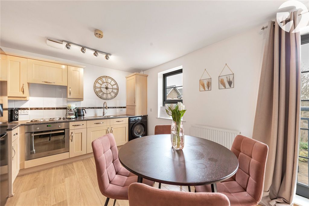 Property photo 3 of 15 Kitchen Diner Area