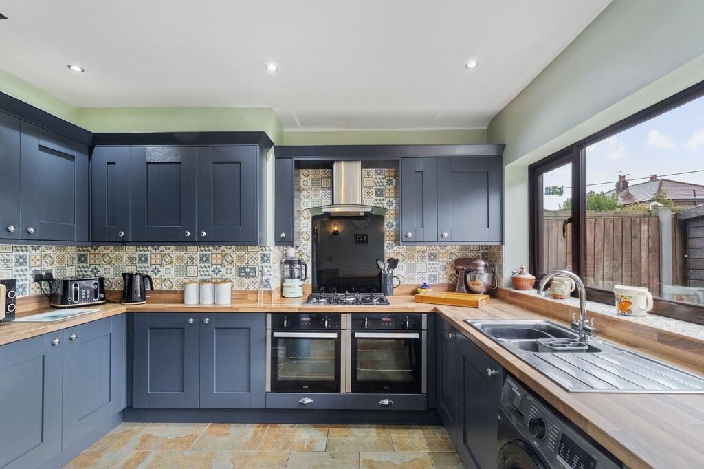 Property photo 2 of 24