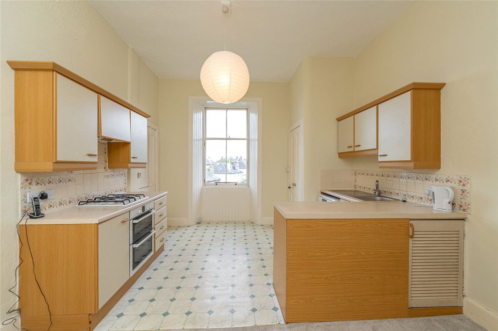 Property photo 3 of 32 Kitchen Alt