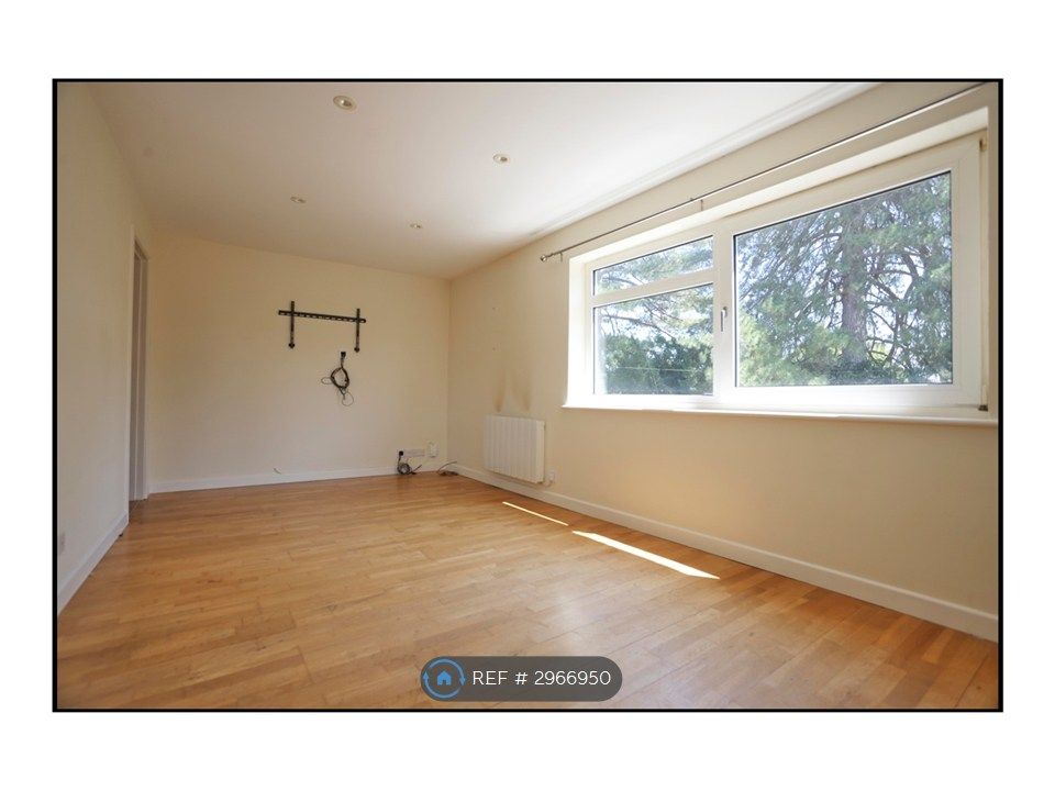 Property photo 2 of 23 Living Room