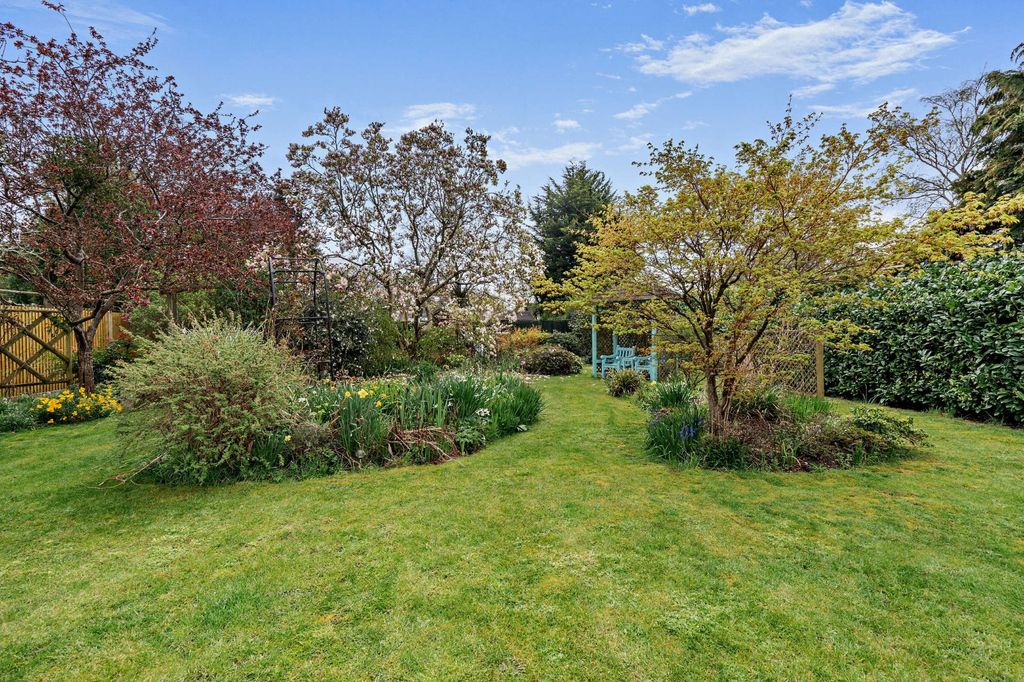 Property photo 2 of 14 Garden