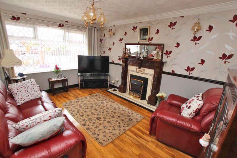 Property photo 2 of 16 Lounge
