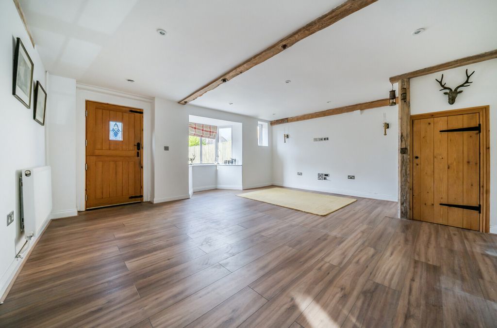 Property photo 2 of 16 Lving Room