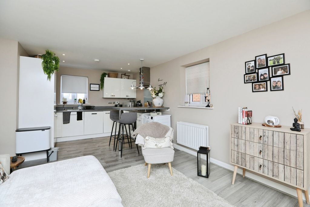 Property photo 3 of 15 Pbox-Img.Jpg