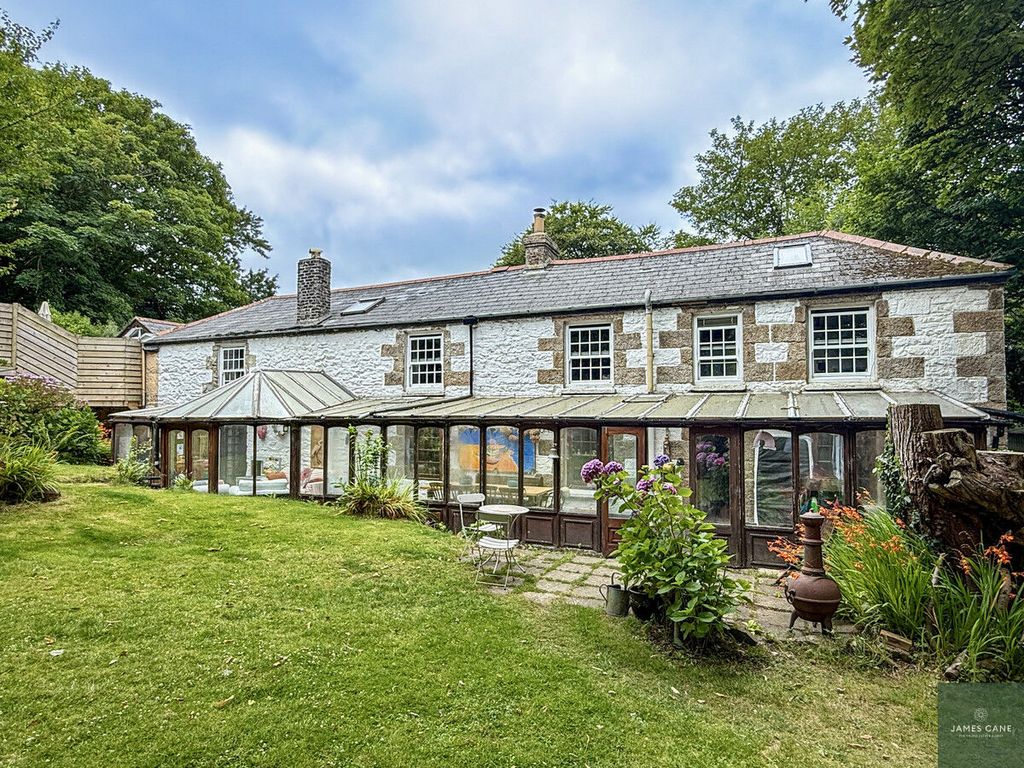 Property photo 2 of 34