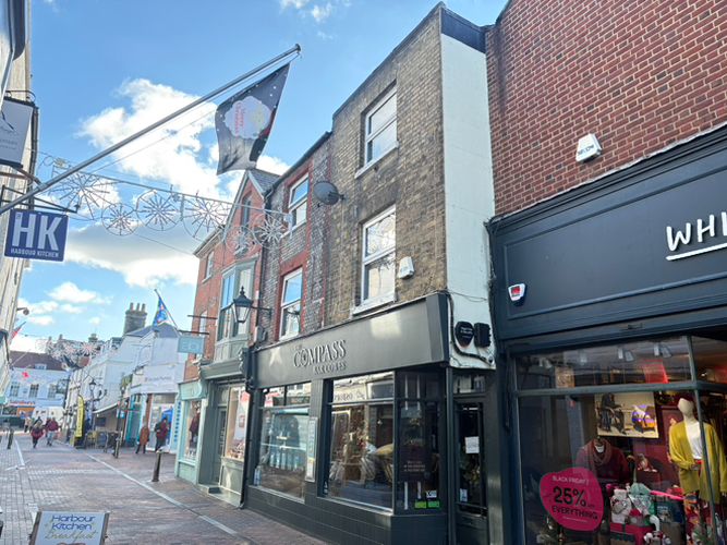 Property photo 1 of 10 Cover