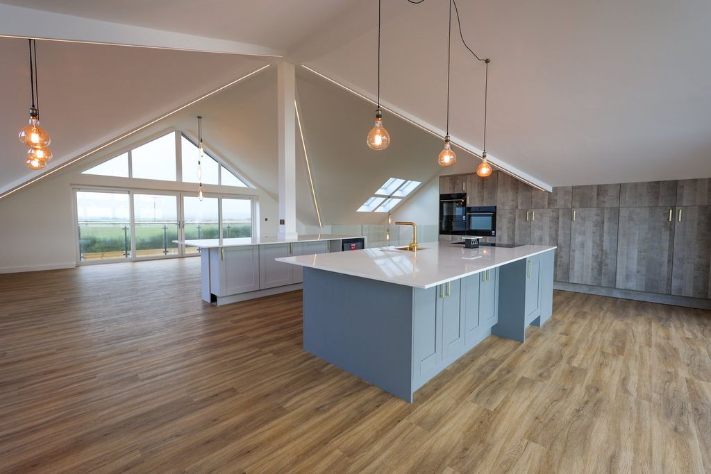 Property photo 3 of 29