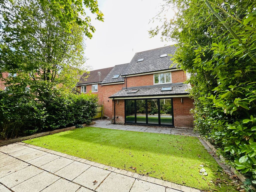 Property photo 1 of 27