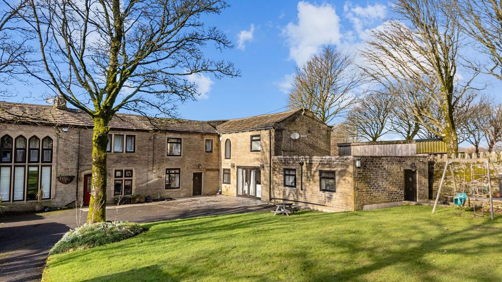 Property photo 1 of 26