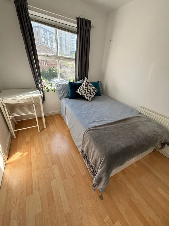 Property photo 2 of 8