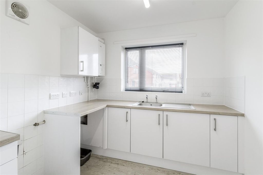 Property photo 2 of 13 Kitchen