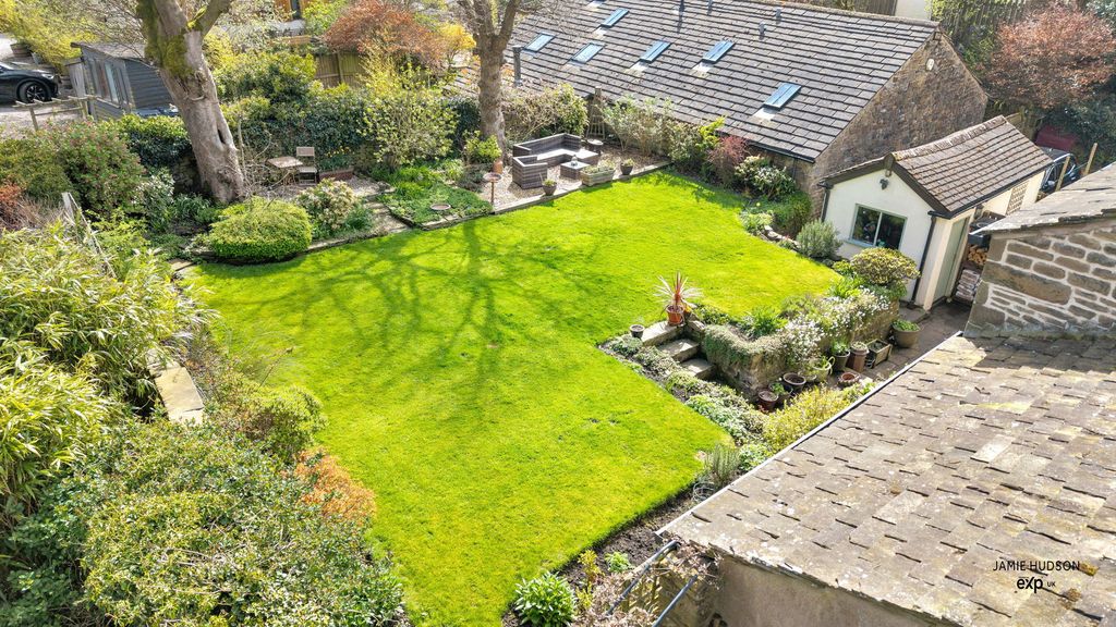 Property photo 2 of 37