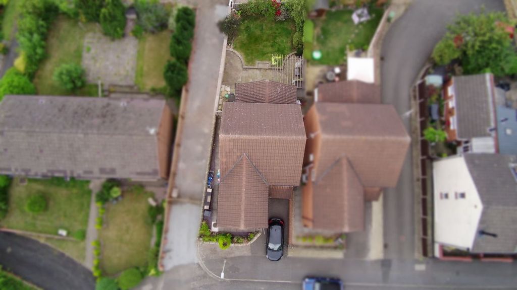 Property photo 2 of 34