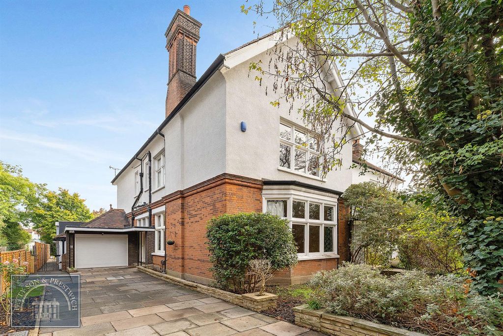 Property photo 1 of 34