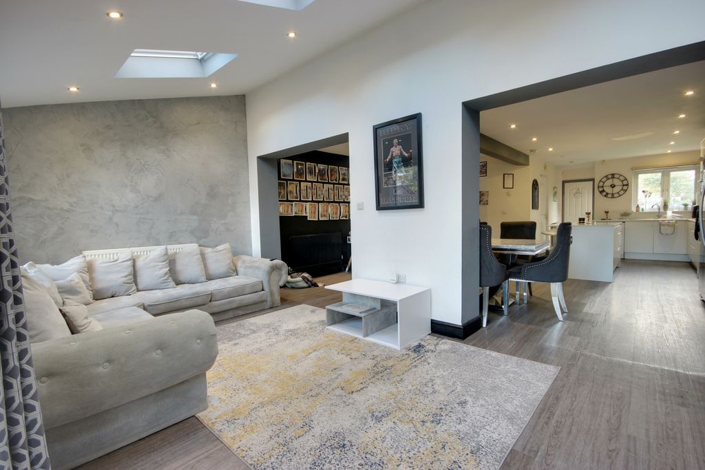 Property photo 3 of 16 1 Liv Kit Din E