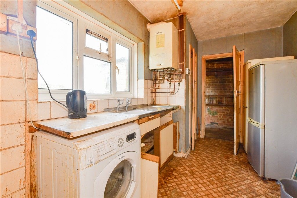 Property photo 3 of 13 Kitchen