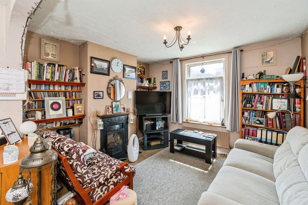 Property photo 2 of 20
