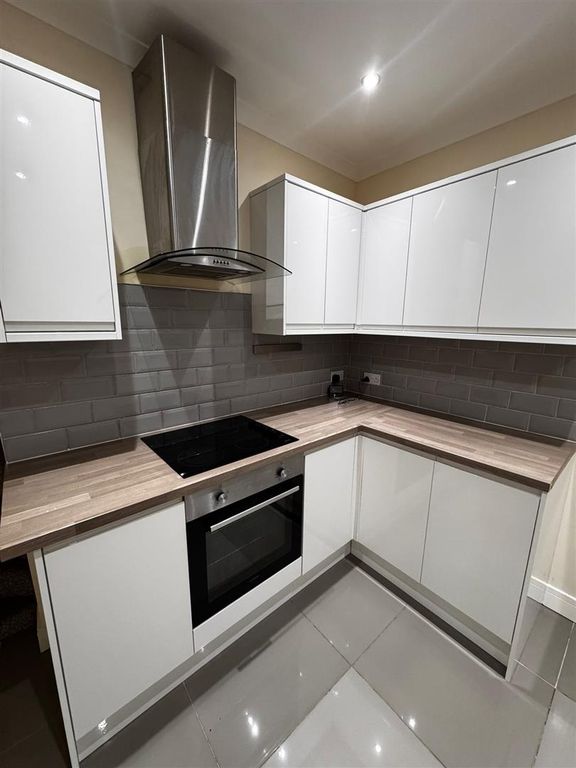 Additional image 13 of 3 bed semi-detached house to rentTon Row Ton Pentre Pentre, Pentre CF41